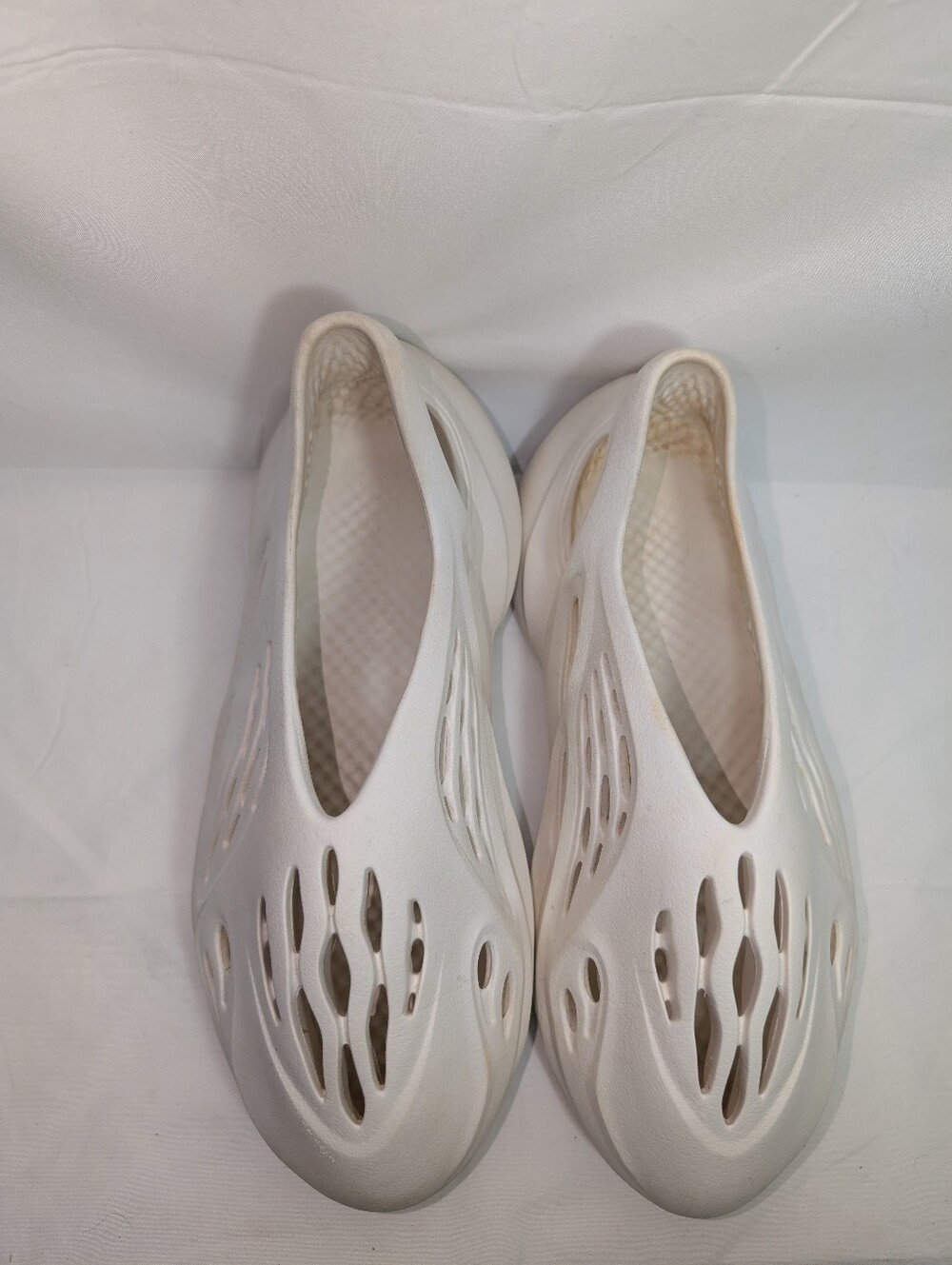 Adidas Yeezy Foam Runners - Picture 6 of 9